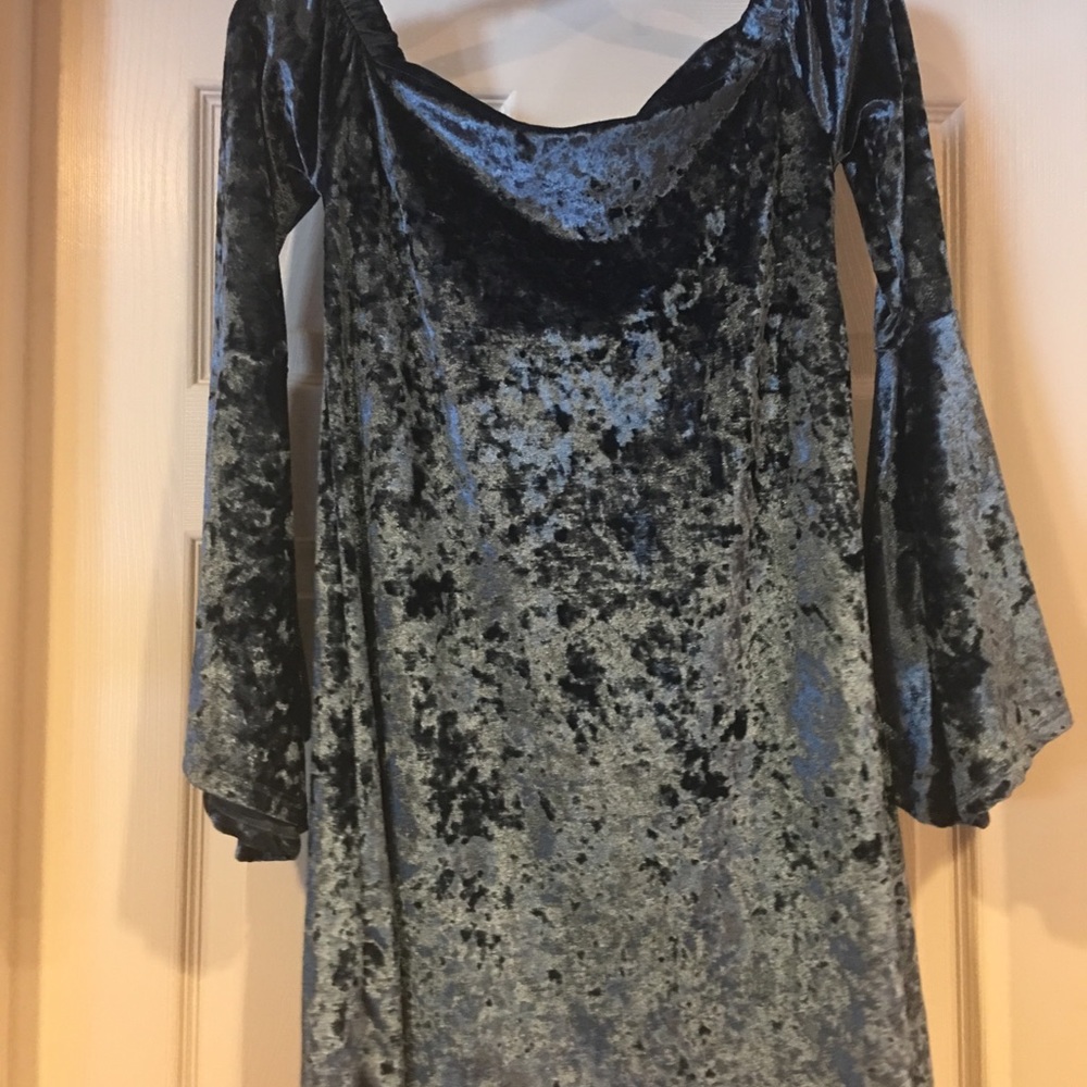 Dress - Picture 4 of 4